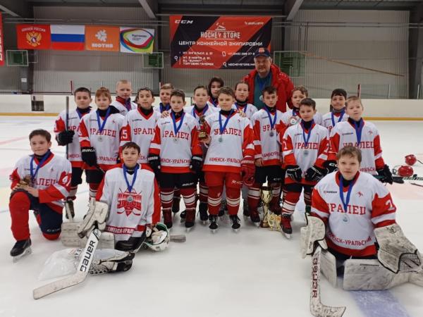 «Уралец» из Каменска-Уральского стал вторым на хоккейном турнире «Кубок ледовой дружины»